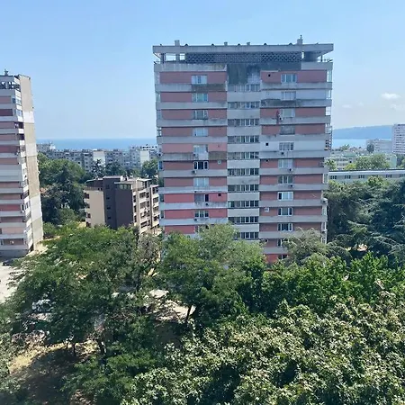 Top Location Chayka - Sea View Top Floor 2 Bedroom 2 Balcony + Barbecue
