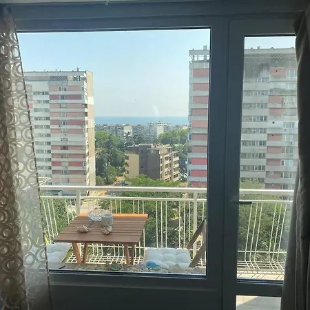 Top Location Chayka - Sea View Top Floor 2 Bedroom 2 Balcony + Barbecue