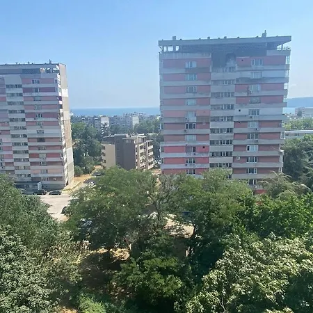 Top Location Chayka - Sea View Top Floor 2 Bedroom 2 Balcony + Barbecue Warna